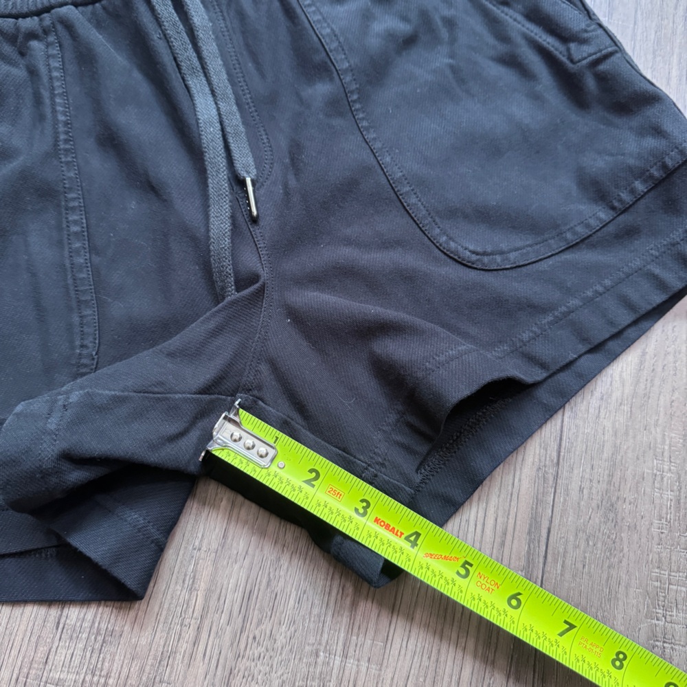 Athleta Women's Farallon Black Shorts - Size Small - Picture 4 of 7